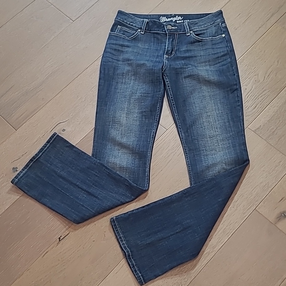 EUC Wrangler Jeans Women's sz 9/34 Bootcut Mid Rise Denim Jeans
